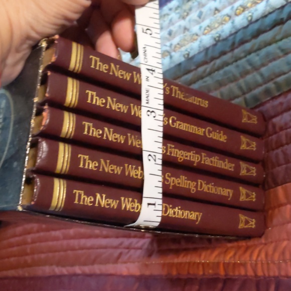NEW WEBSTERS Deluxe desk reference library 5 book set w/ case jacket - Picture 6 of 16